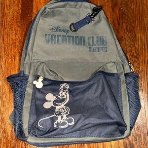 Disney Vacation Club Member Backpack Gray Blue Mickey Mouse Zipper Pockets